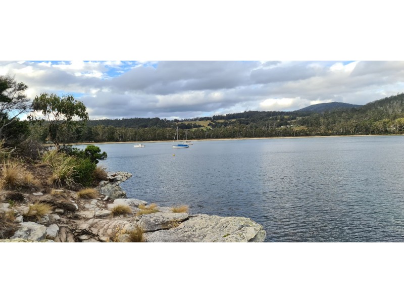 ‘The Moorings’/228 Randalls Bay Road, Randalls Bay TAS 7112
