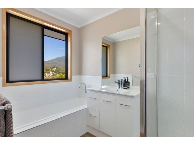 20 Stevens Farm Drive, West Hobart TAS 7000