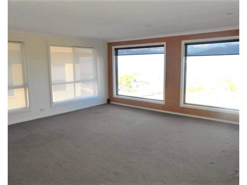 2/644 Oceana Drive, Tranmere TAS 7018