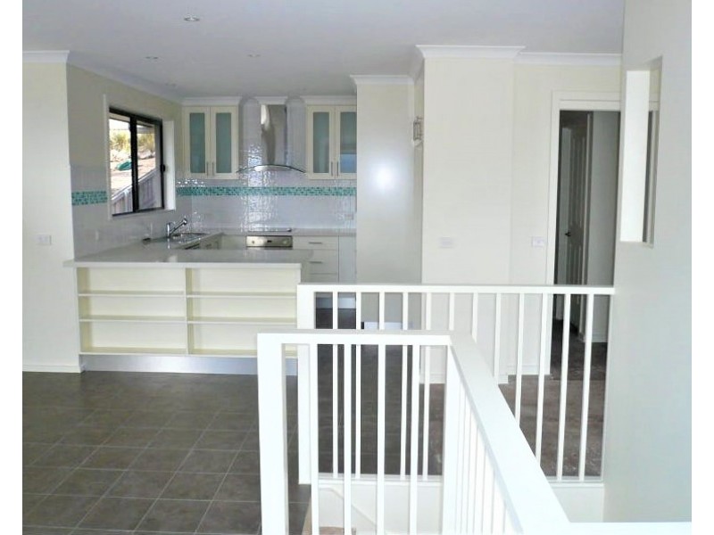 2/644 Oceana Drive, Tranmere TAS 7018