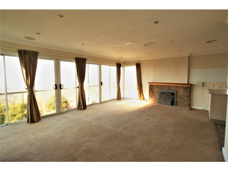 11 Hooper Crescent, Mount Stuart TAS 7000