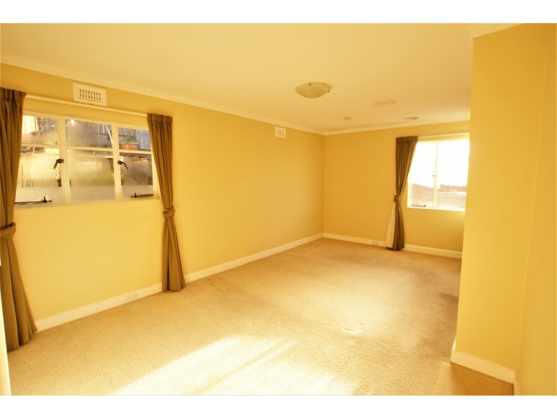 11 Hooper Crescent, Mount Stuart TAS 7000