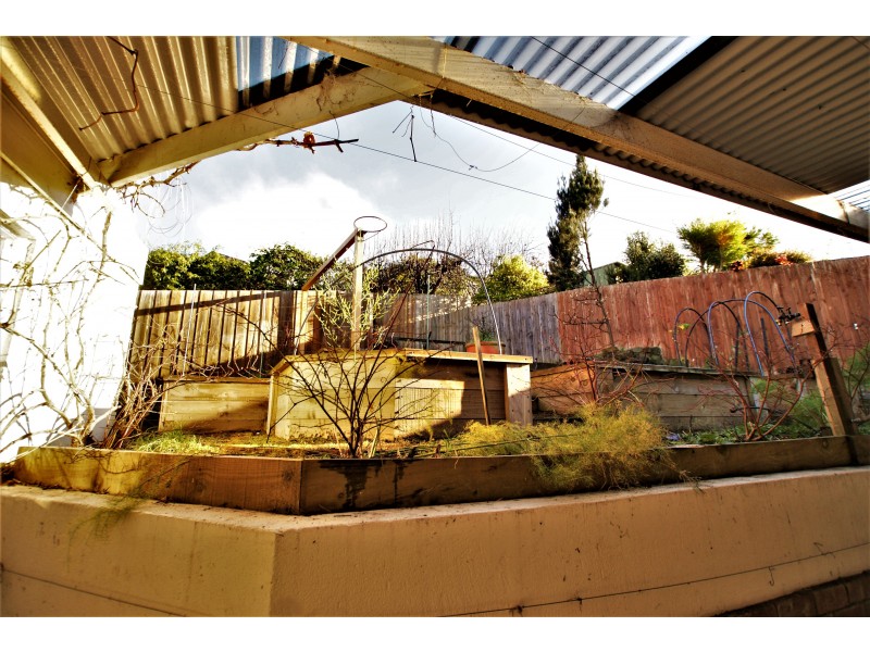 11 Hooper Crescent, Mount Stuart TAS 7000
