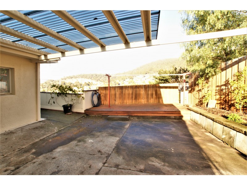 11 Hooper Crescent, Mount Stuart TAS 7000
