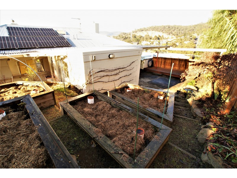 11 Hooper Crescent, Mount Stuart TAS 7000
