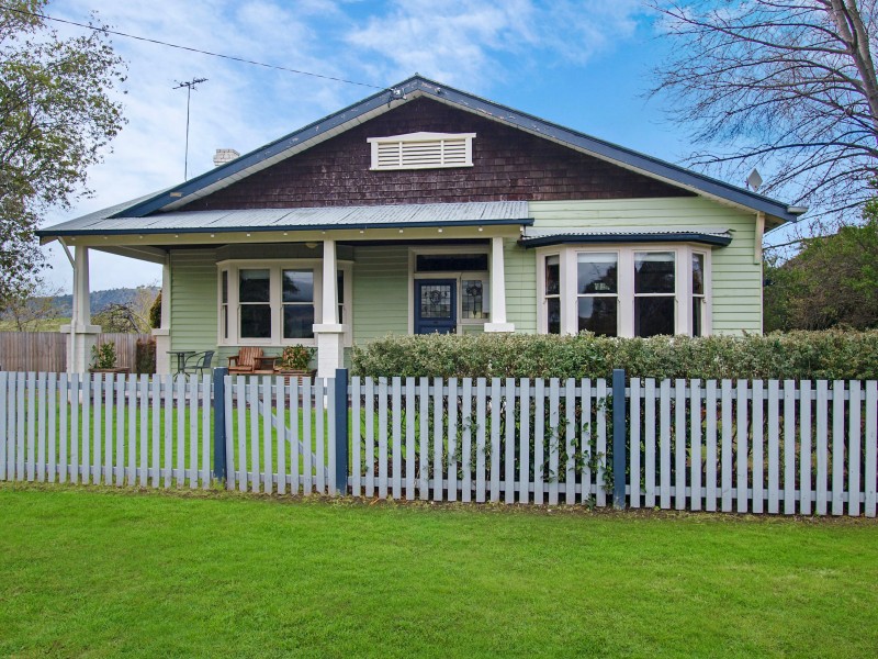 84 Main Street, Kempton TAS 7030