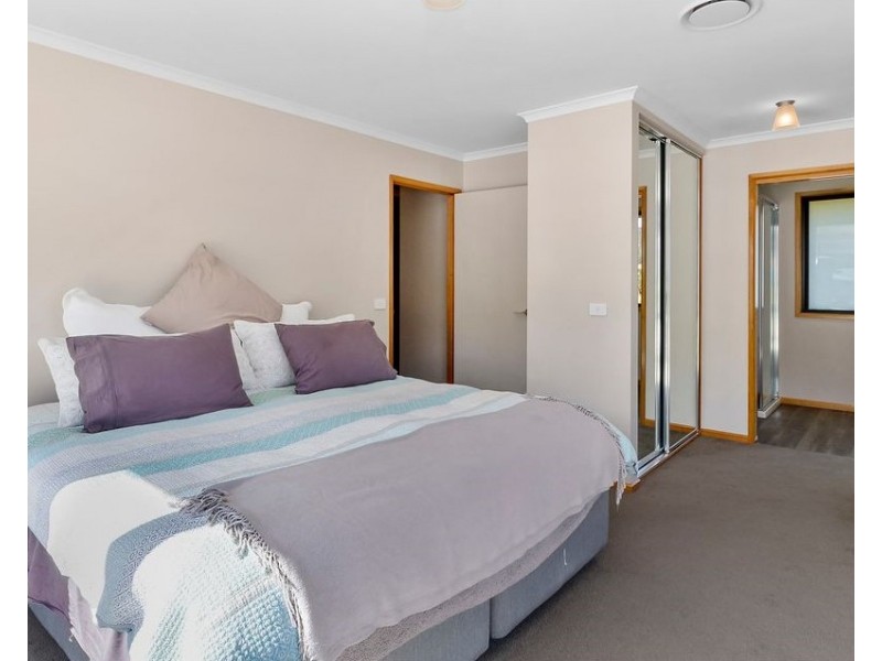 20 Stevens Farm Drive, West Hobart TAS 7000