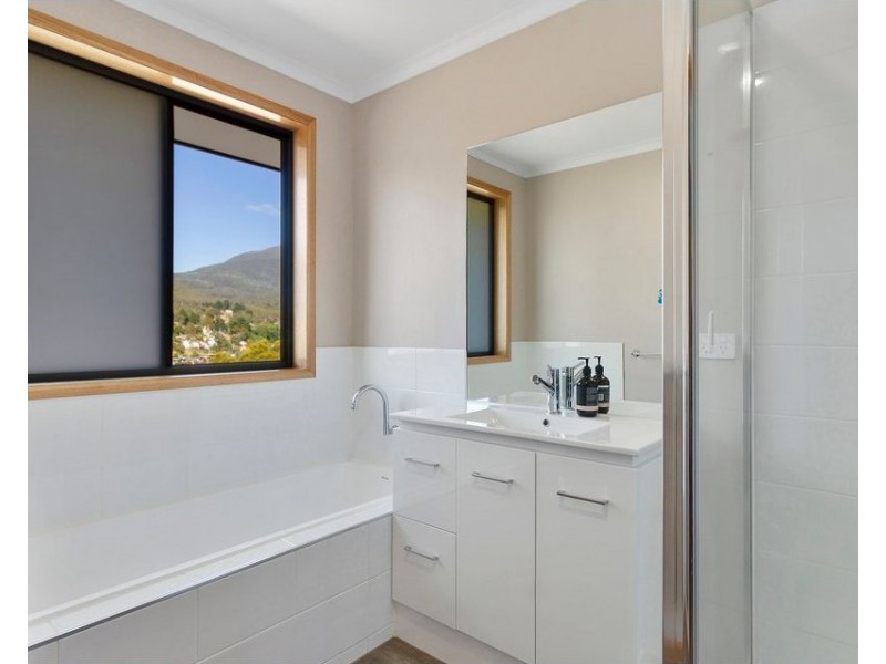 20 Stevens Farm Drive, West Hobart TAS 7000
