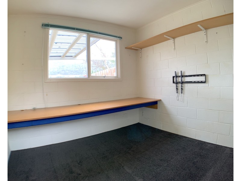 11 Hooper Crescent, Mount Stuart TAS 7000