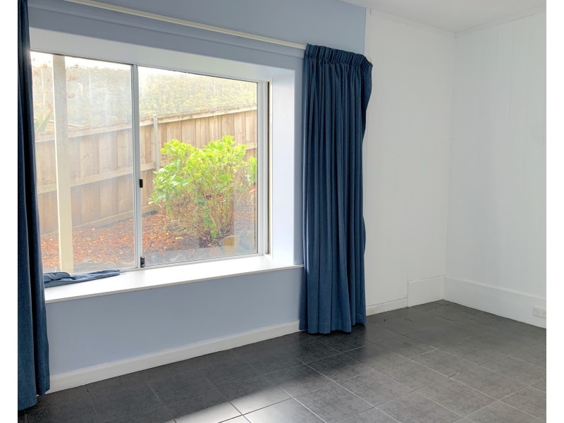 11 Hooper Crescent, Mount Stuart TAS 7000