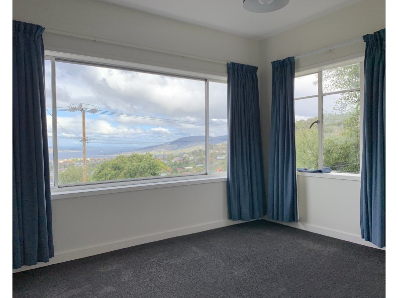 11 Hooper Crescent, Mount Stuart TAS 7000