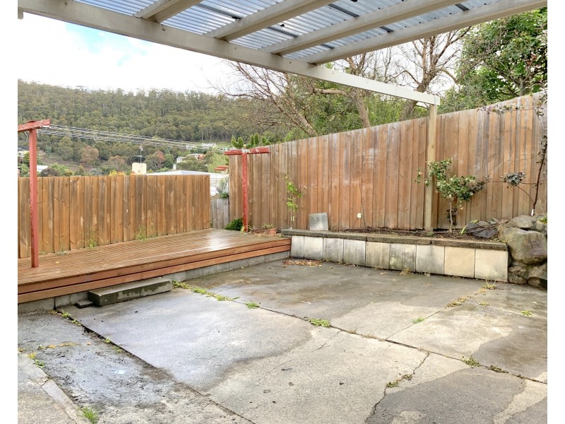 11 Hooper Crescent, Mount Stuart TAS 7000