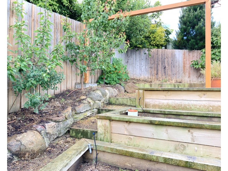 11 Hooper Crescent, Mount Stuart TAS 7000