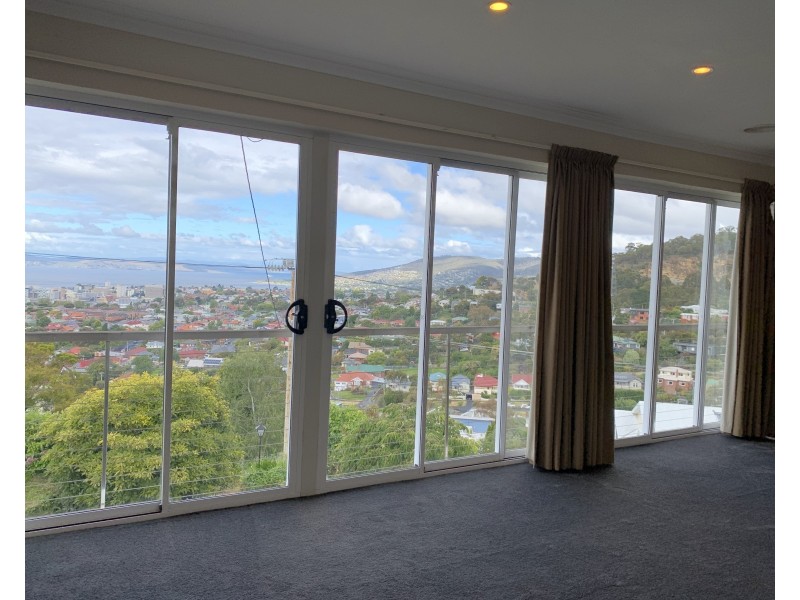 11 Hooper Crescent, Mount Stuart TAS 7000