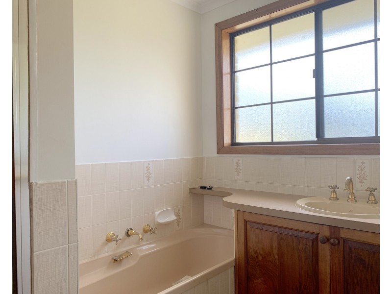 31 Pulpit Rock Road, New Norfolk TAS 7140