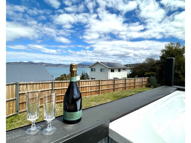 24 Lagoon View Court, Midway Point TAS 7171