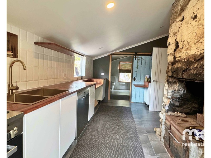 1 Myrtle Forest Road, Collinsvale TAS 7012