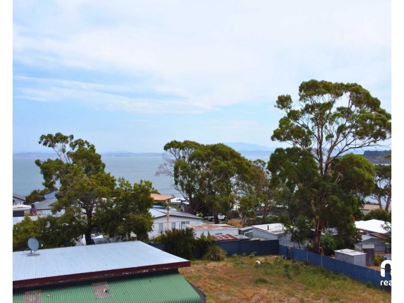 11 Erica Road, Primrose Sands TAS 7173