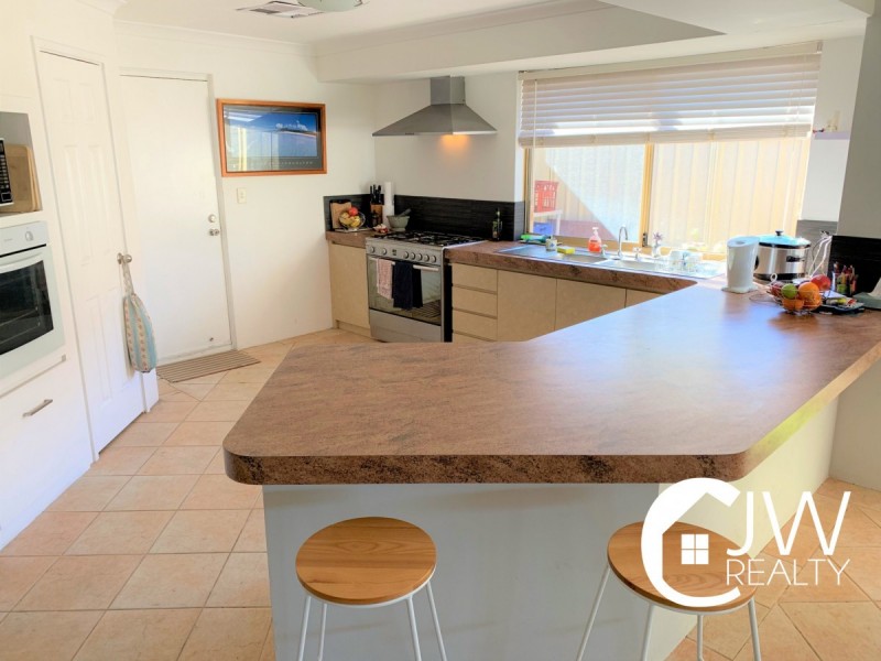 3 Woodside Way, Broadwater WA 6280