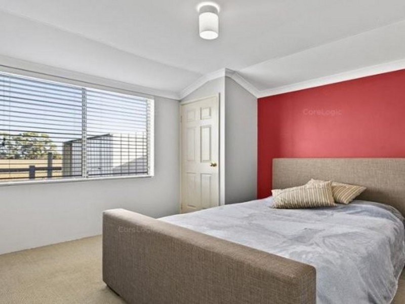 3 Woodside Way, Broadwater WA 6280