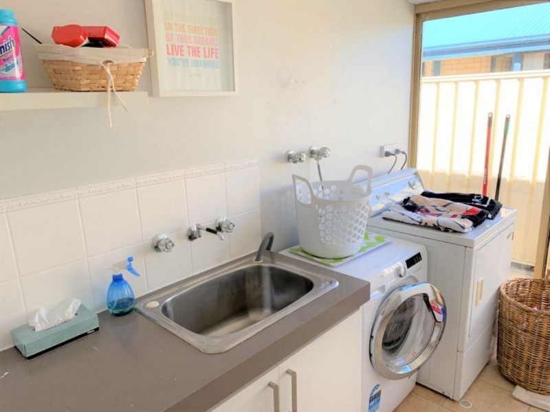 3 Woodside Way, Broadwater WA 6280