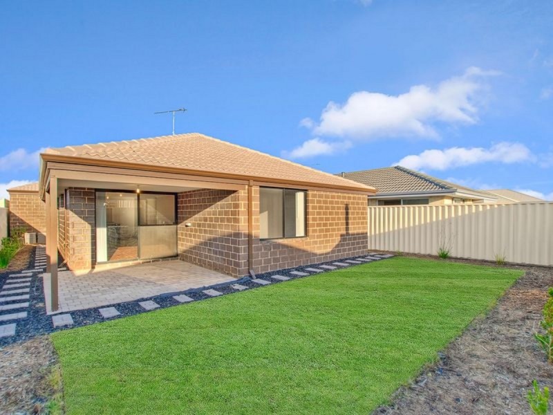 10 Castellar Pass, Yalyalup WA 6280