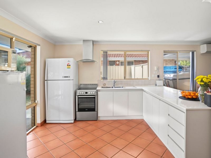 1 Karri Court, Broadwater WA 6280