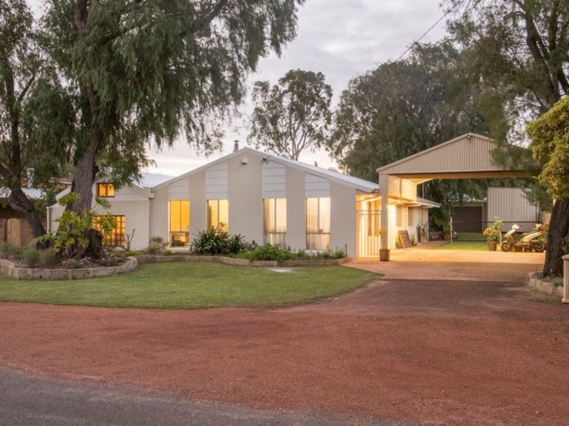 17 Dawson Avenue, Abbey WA 6280