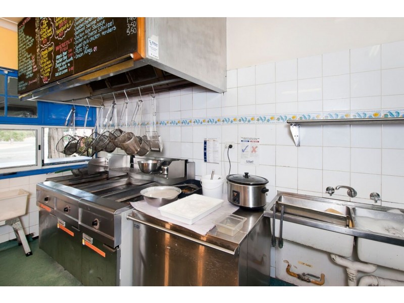 2/7 Caves Road, Abbey WA 6280