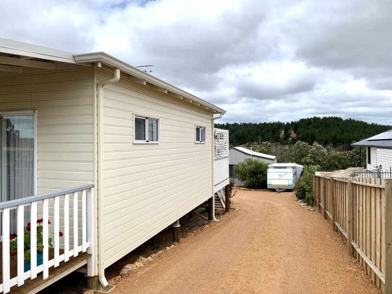 21 Hitchcock Drive, Nannup WA 6275
