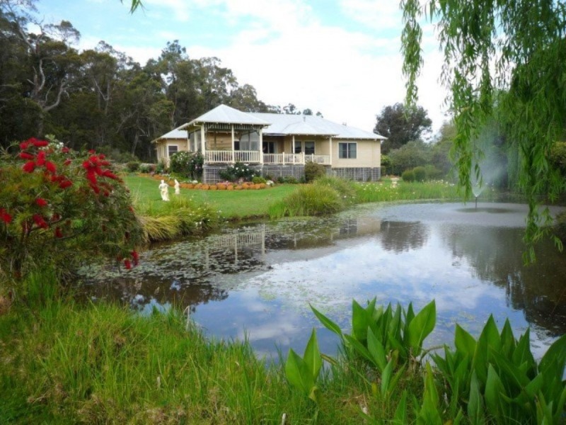 69 Roberts Road, Nannup WA 6275
