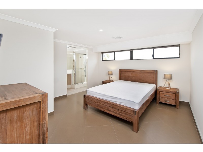 15 Yale Close, Abbey WA 6280