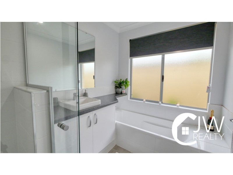 36 Almond Parkway, Yalyalup WA 6280