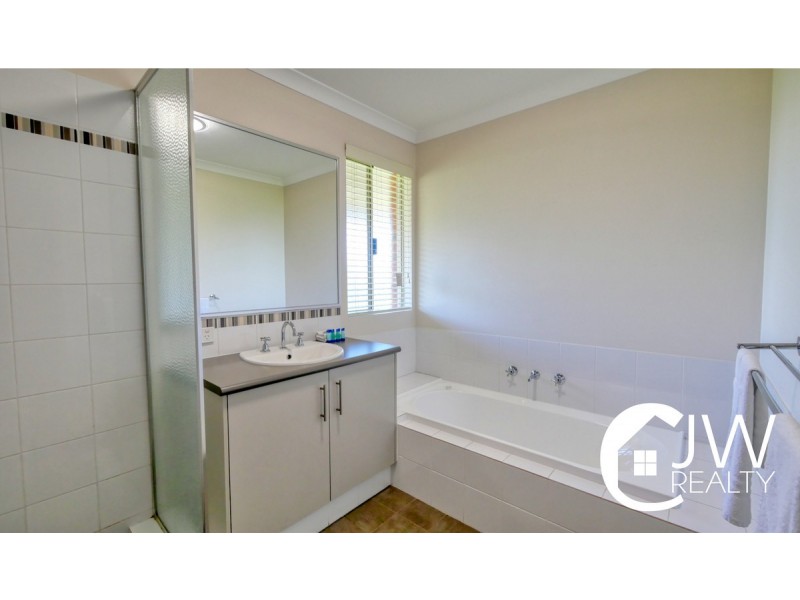 51 Peaceful Way, Ambergate WA 6280