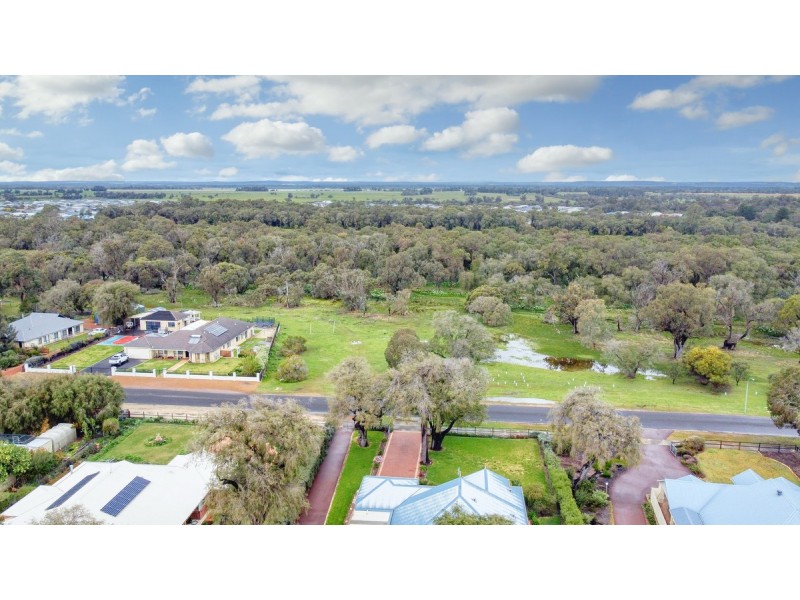 22 Klaehn Crescent, Yalyalup WA 6280