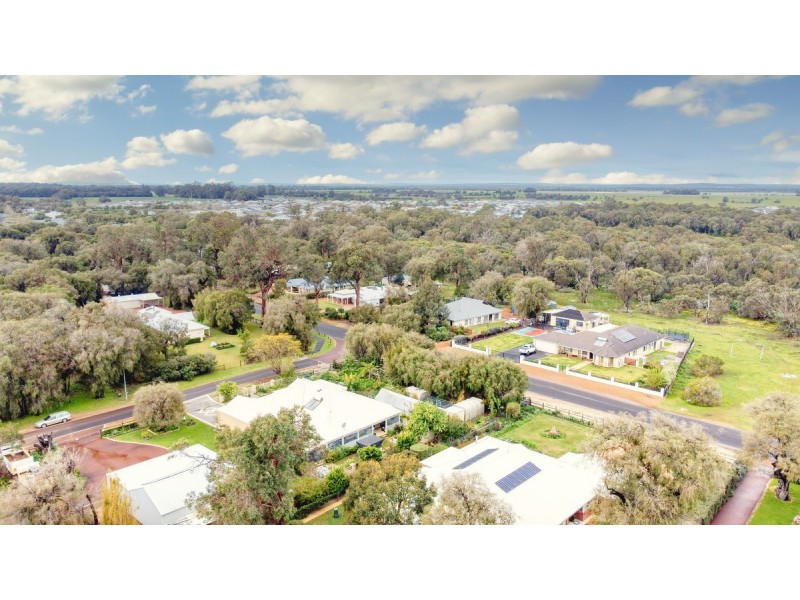 22 Klaehn Crescent, Yalyalup WA 6280