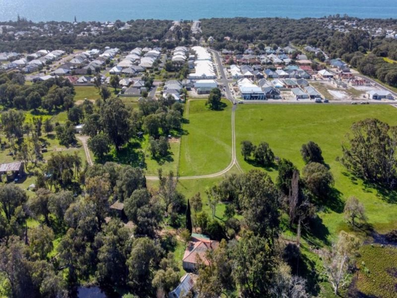 60 Sherwood Crs, Broadwater WA 6280