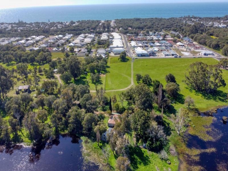 60 Sherwood Crs, Broadwater WA 6280