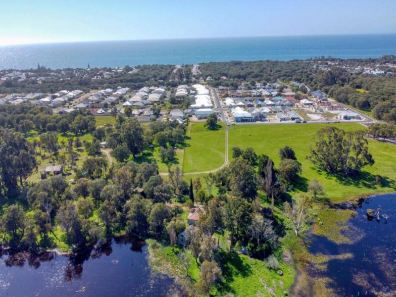 60 Sherwood Crs, Broadwater WA 6280