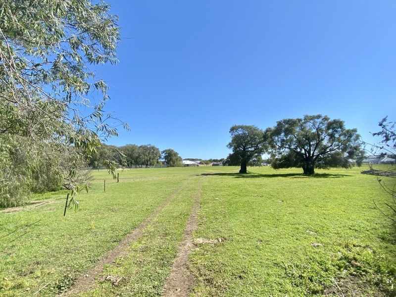 60 Sherwood Crs, Broadwater WA 6280