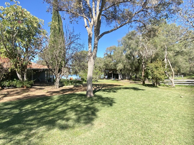 60 Sherwood Crs, Broadwater WA 6280