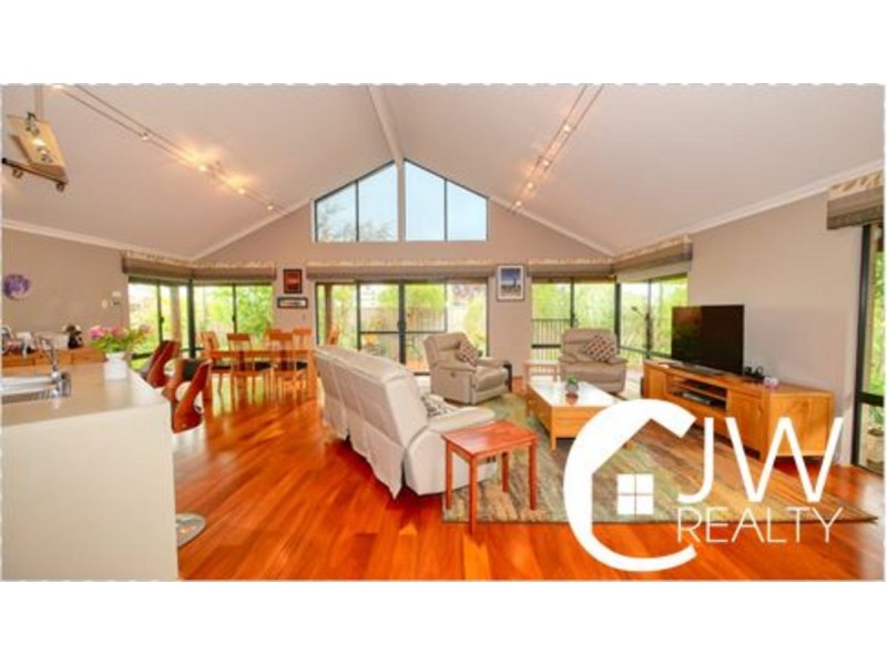 8 Marsupial Bend, Broadwater WA 6280