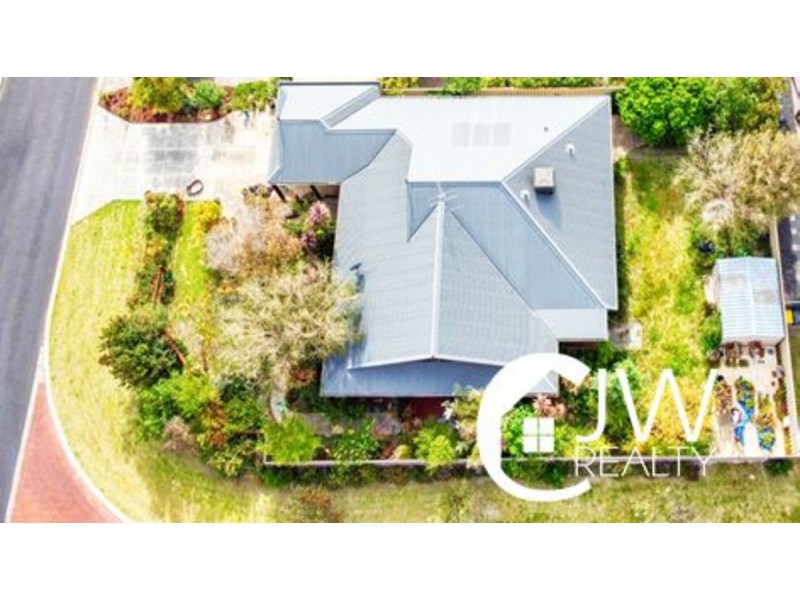 8 Marsupial Bend, Broadwater WA 6280