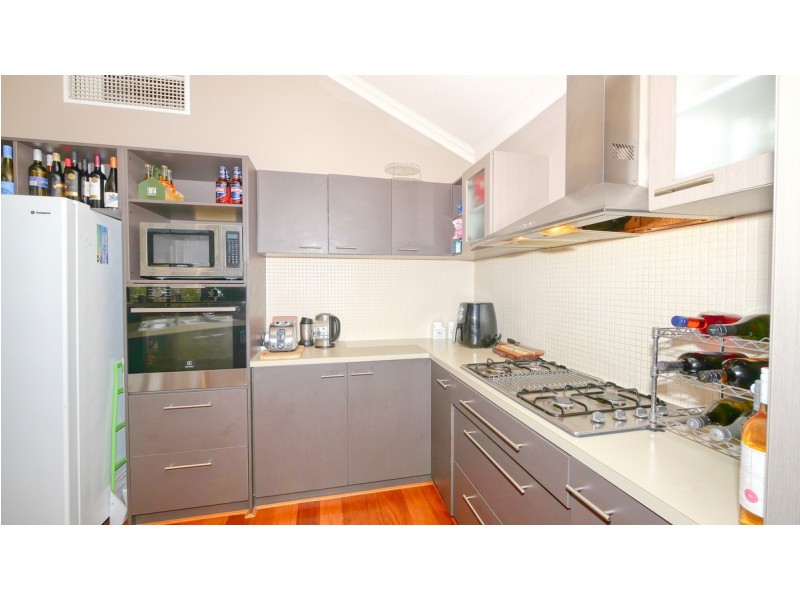 8 Marsupial Bend, Broadwater WA 6280