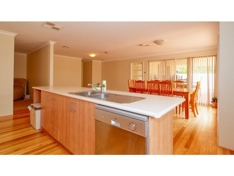 4 Mary Road, Yalyalup WA 6280