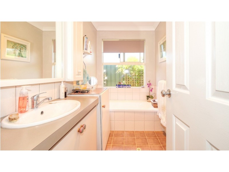 7 Shelduck Court, Broadwater WA 6280