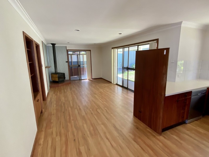 28 CHAPMAN Street, Dunsborough WA 6281