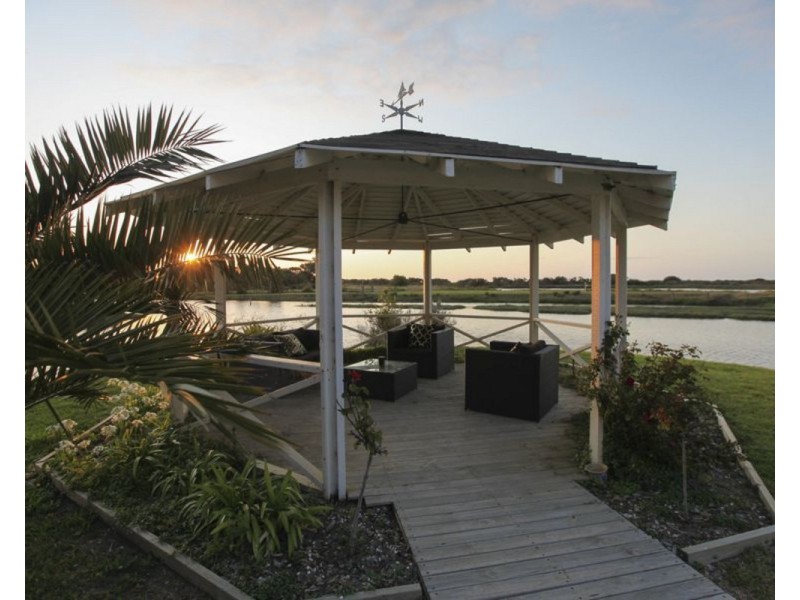 24 Lockville Road, Wonnerup WA 6280