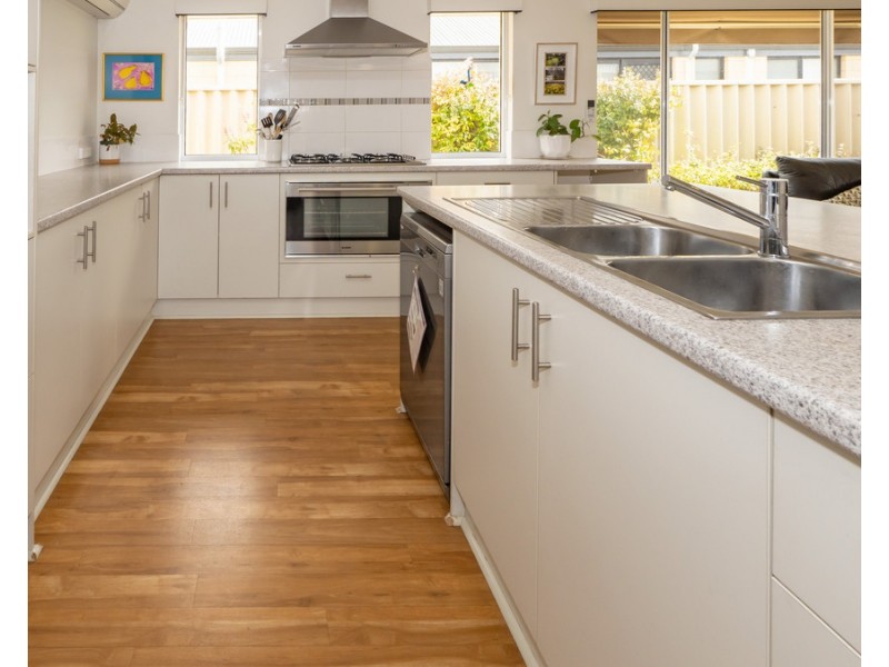 2 Koel Way, Broadwater WA 6280