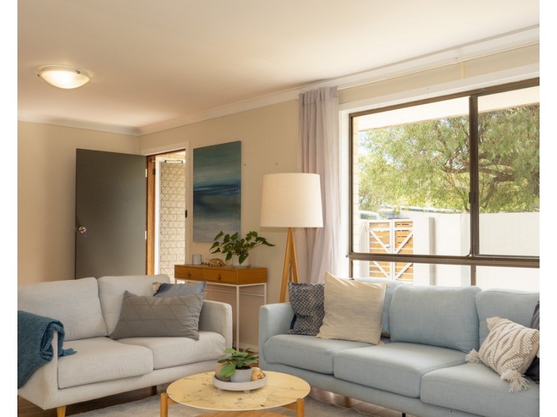 2 Diedre Street, Broadwater WA 6280